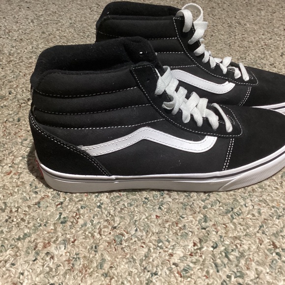 Mens Vans Sneakers, Size 9.5. Great condition. - Picture 1 of 6